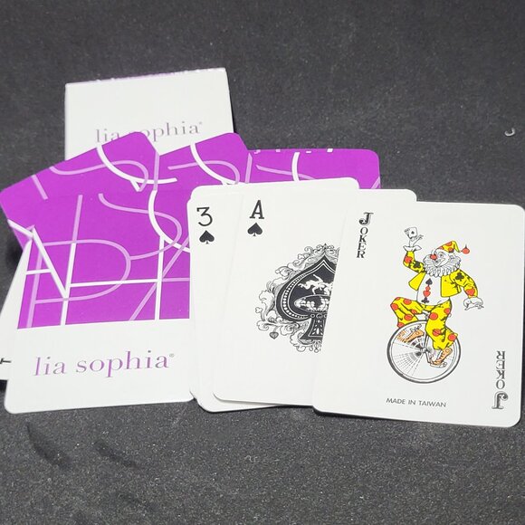 Lia Sophia Playing Cards - Picture 3 of 4